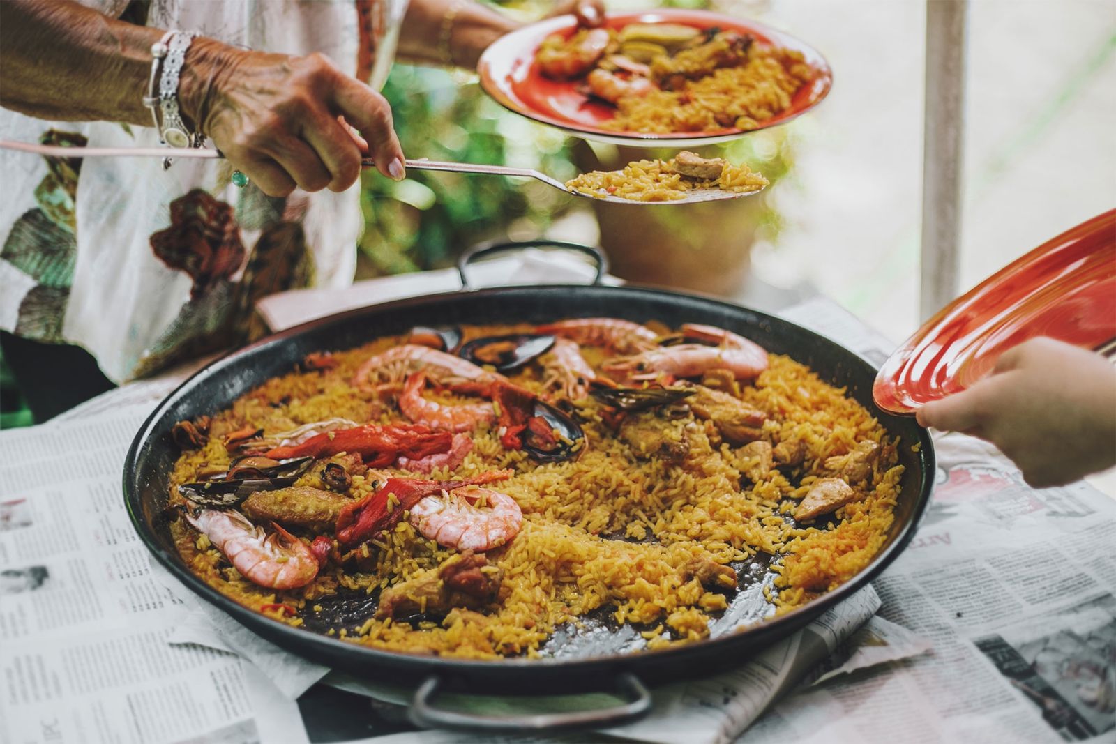 Private paella cooking class at Mestalla's cooking school / 11 Am -13:30 pm