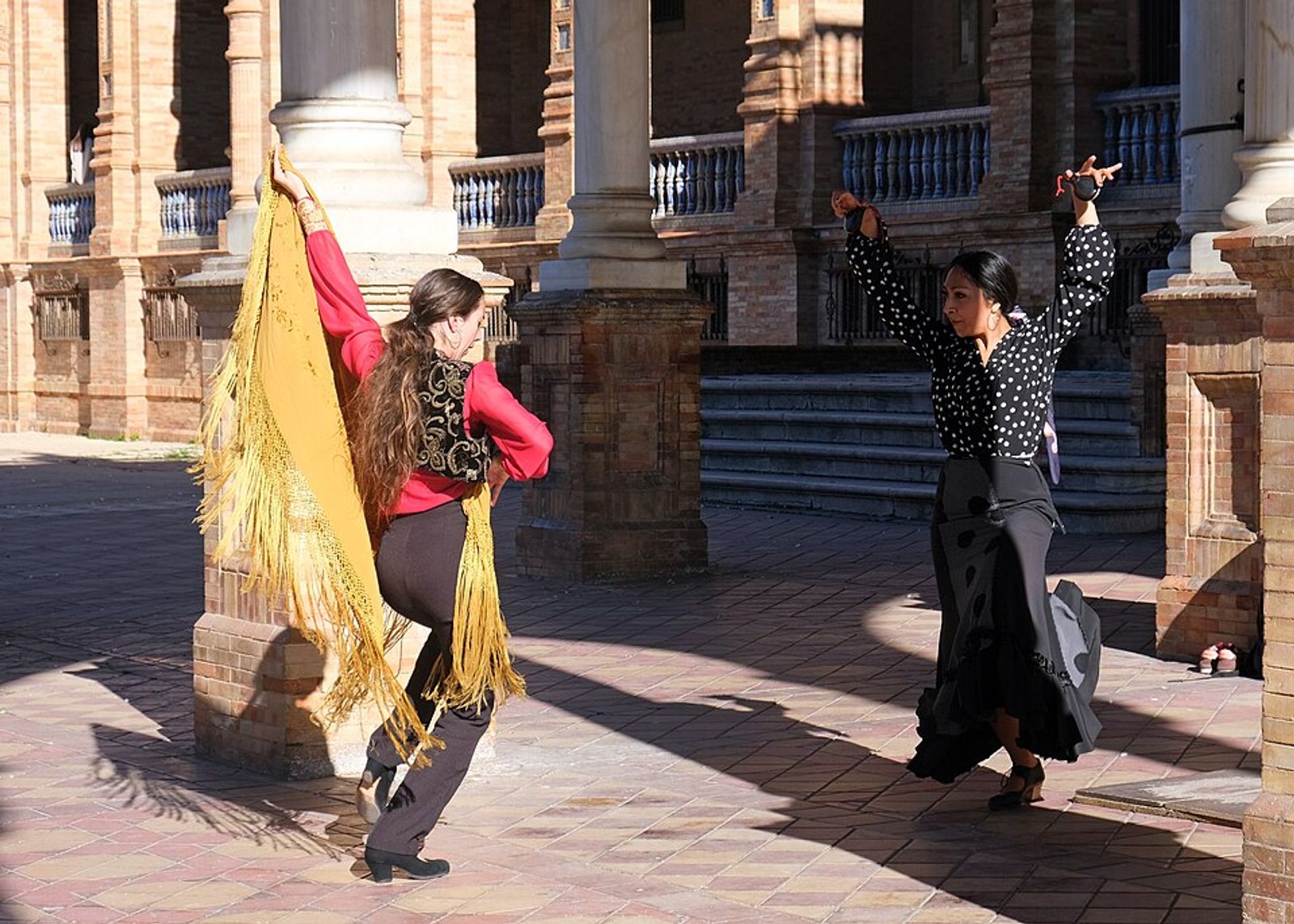 Evening flamenco and tapas tour