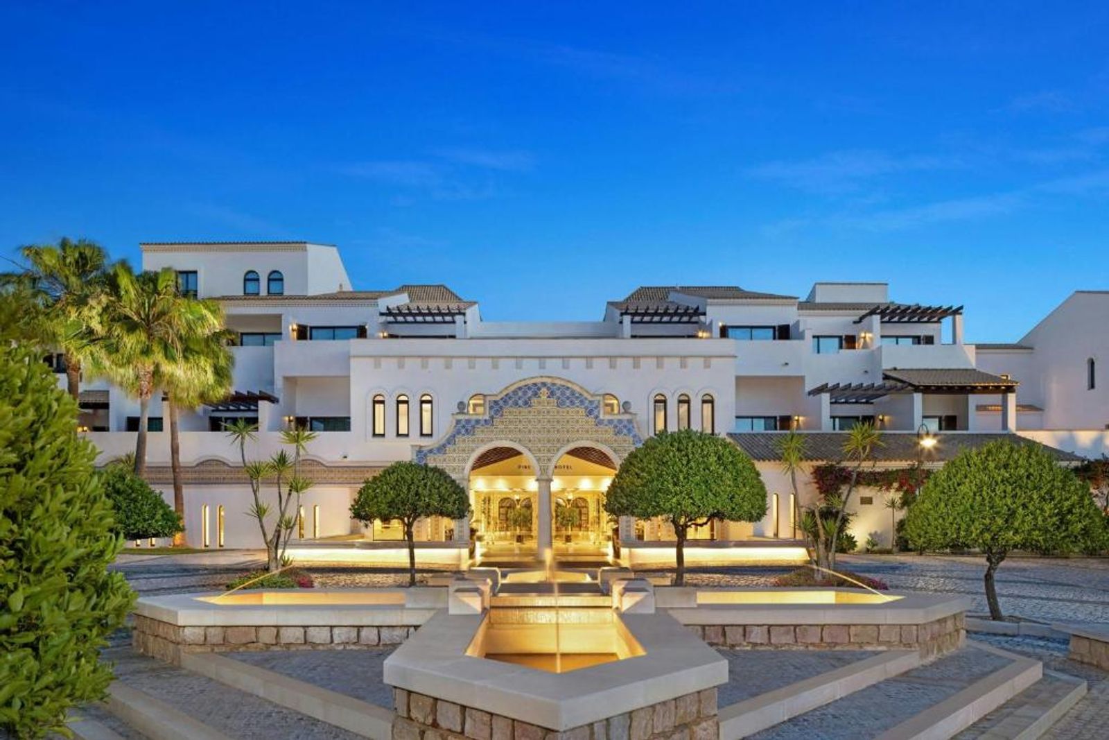 Pine Cliffs Hotel, a Luxury Collection Resort