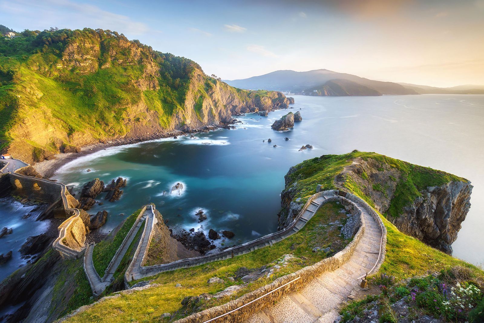 Gaztelugatxe, Urdaibai & Guggenheim Museum tour
