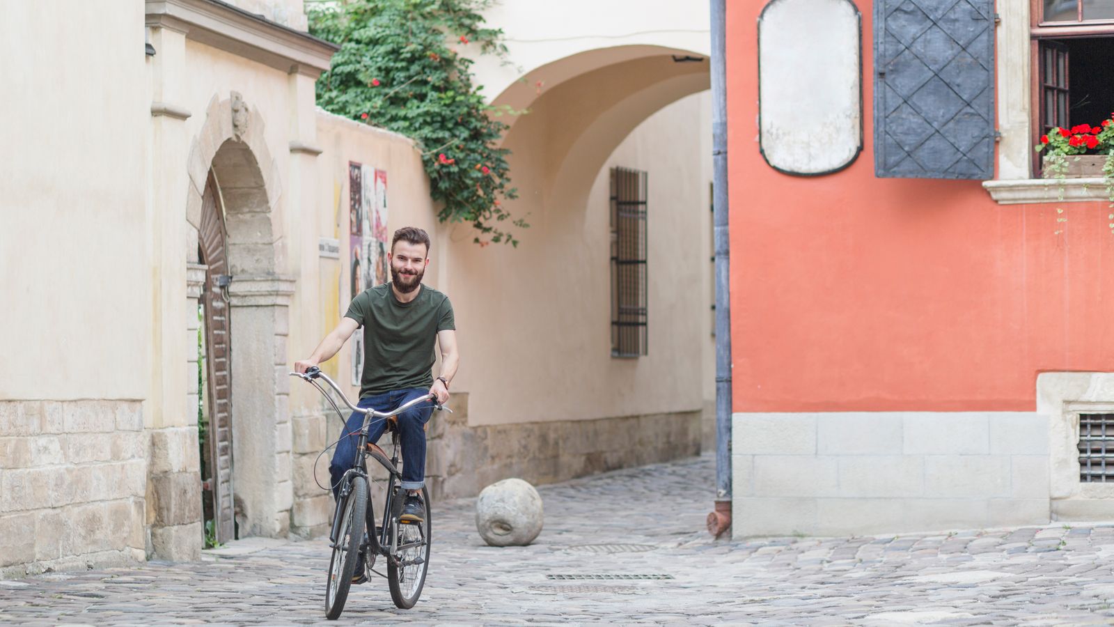 Seville on wheels! A discovery journey of the Andalusian capital by bike!